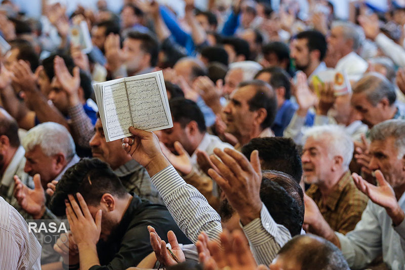 مراسم دعای عرفه در حرم حضرت احمد بن موسی ع