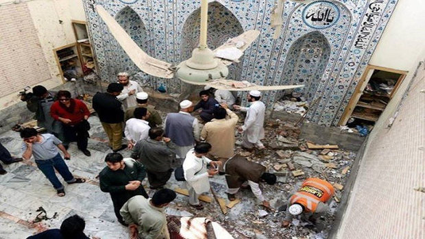 قتلى وجرحى بتفجير انتحاري بمسجد في باكستان
