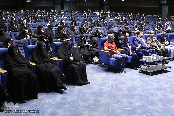 مسابقة قرآنیة وطنیة للسیدات في ایران
