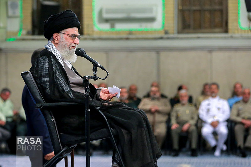 قائد الثورة الاسلامية يستقبل الالاف من الشعب الايراني بمناسبة عيد الغدير الاغر