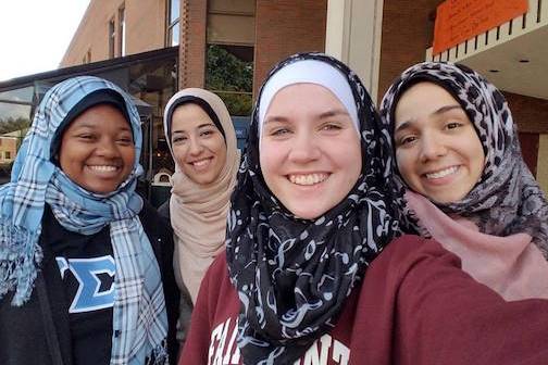  الحجاب" في جامعة أمریکیة