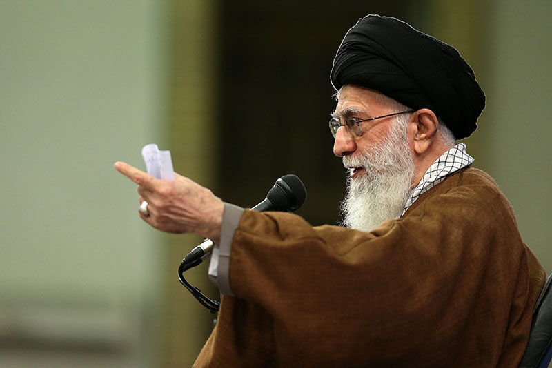 قائد الثورة الاسلامية 