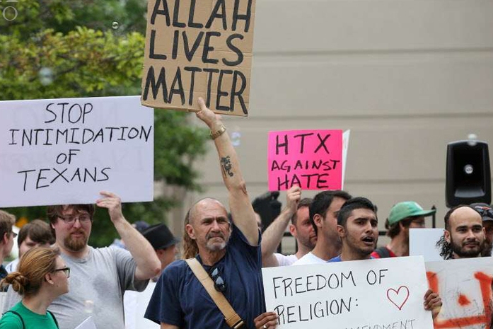 سكان ولاية "كنتاكي" الأمريكية يعربون عن دعمهم للمسلمين