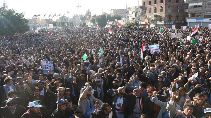 مسيرة جماهيرية كبرى بصنعاء تأييدا لحكومة الإنقاذ الوطني