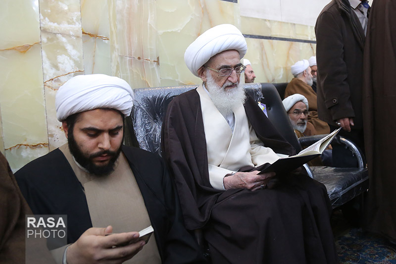 حضرت آیت الله نوری همدانی در مراسم چهلمین روز رحلت آیت الله موسوی اردبیلی در قم