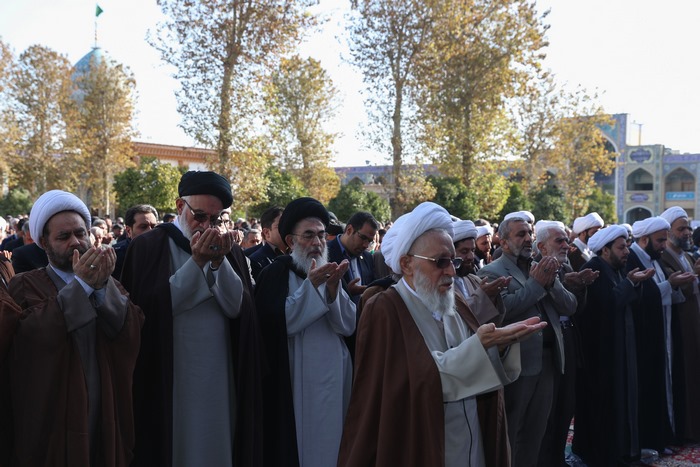 اقامه نماز باران در شیراز به امامت آيتالله ایمانی