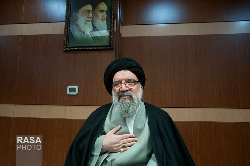 مؤتمر صحفي لسماحة اية الله خاتمي