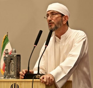 شیخ محمدصالح انصاری، مدیر مجتمع علوم دینی امام شافعی شهر اِوَز