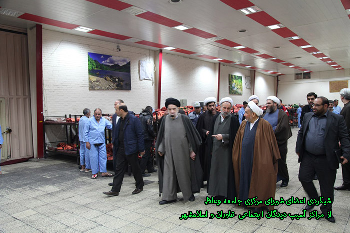  بازدید شبانه اعضای شورای مرکزی جامعه وعاظ از بی خانمان ها و متکدیان