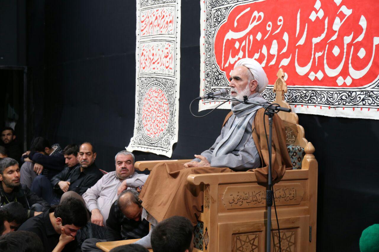 کارشناس مذهبی