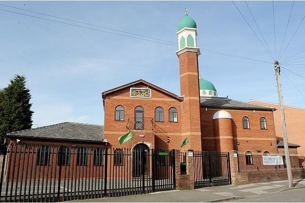 مسجد مدينة "بارتون" الانكليزية