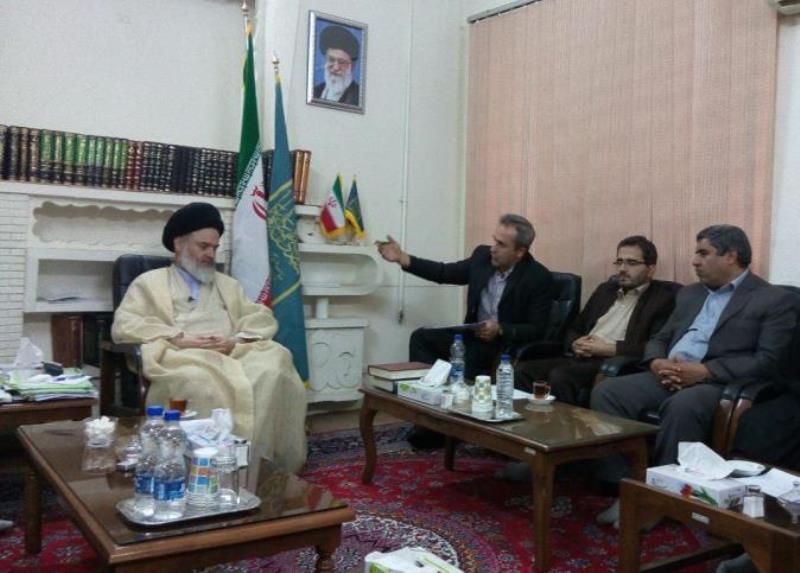 برگزاری همایش بحران دریاچه نمک و پدیده گرد و غبار در قم