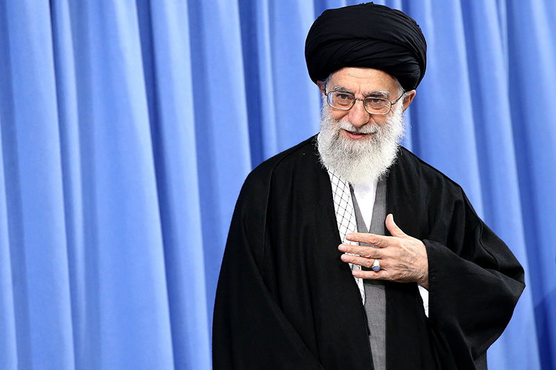قائد الثورة الاسلامية في ايران يستقبل المشاركين في المسابقات القرانية