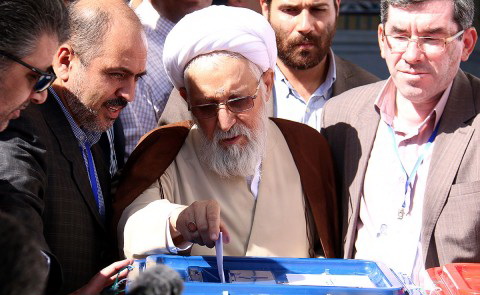 رأی دادن آيت الله ایمانی