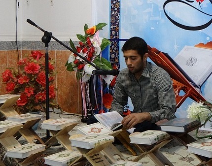 محفل انس با قرآن در حوزه علمیه تاکستان