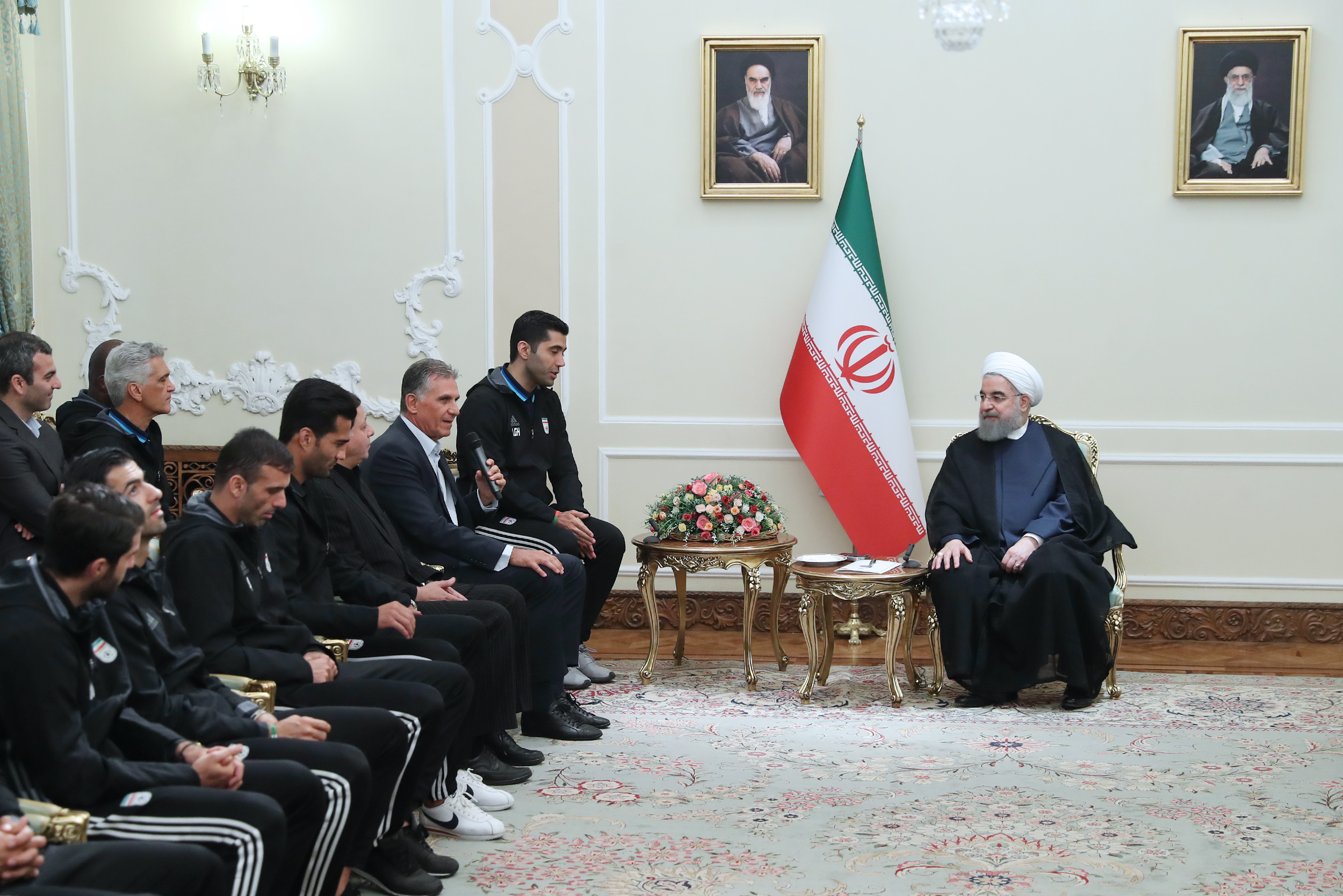 روحانی در دیدار تیم ملی فوتبال
