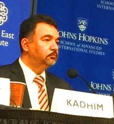 «عباس الکاظم» محقق ارشد روابط بین الملل و کارشناس سیاسی خاورمیانه و رئیس موسسه شیعه شناسی آمریکا