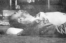 پیکر شهید سیدعلی اندرزگو لحظاتی پس از شهادت