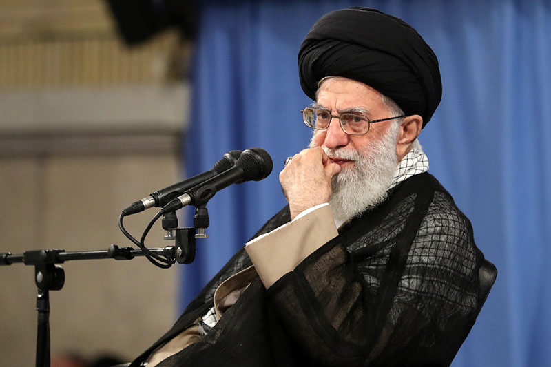 قائد الثورة الاسلامية يستقبل طلاب الحوزة العلمية في طهران