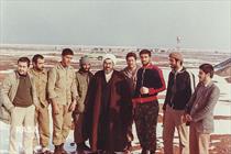 دیدنی/ تصویری از آیت الله فاضل لنکرانی در میان رزمندگان