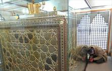 دیدنی/ تصویری کمتر دیده شده از سردار سلیمانی در داخل ضریح حضرت زینب 