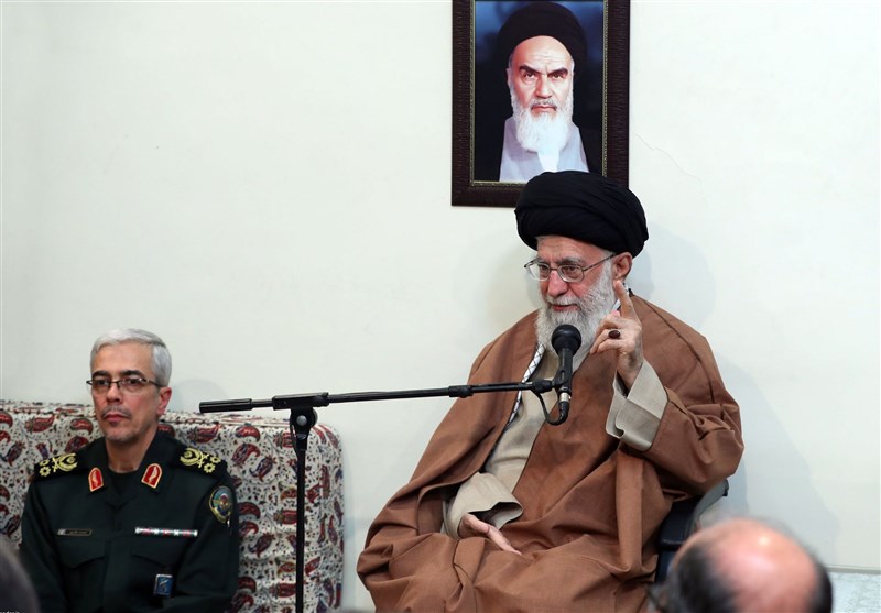  قائد الثورة الإسلامية 