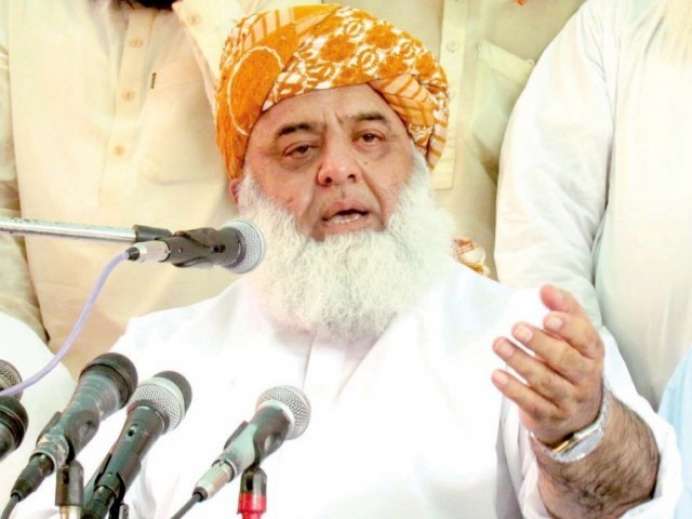 زعيم حزب رابطة علماء الاسلام في باكستان مولانا فضل الرحمان 