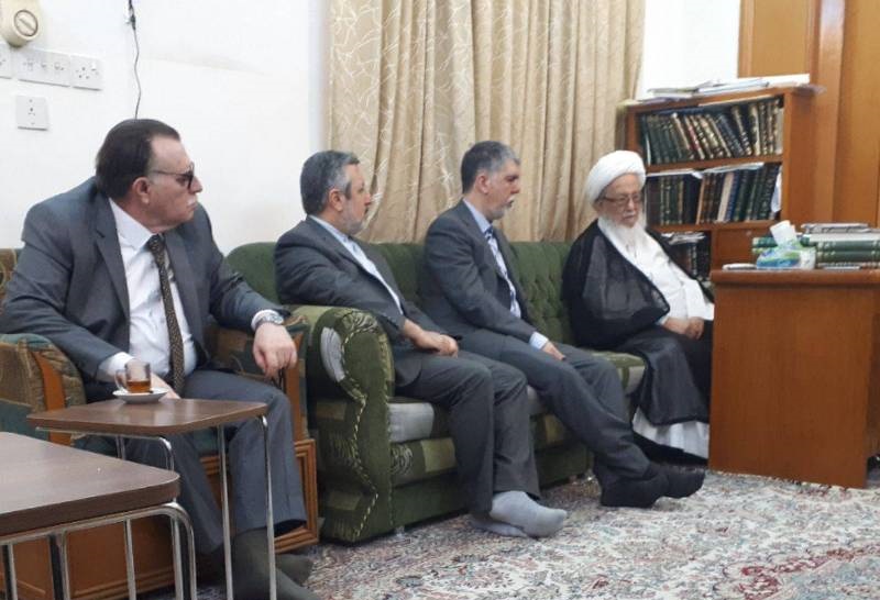 وزير الثقافة الايراني يلتقي عددا من مراجع الدين في النجف الأشرف 