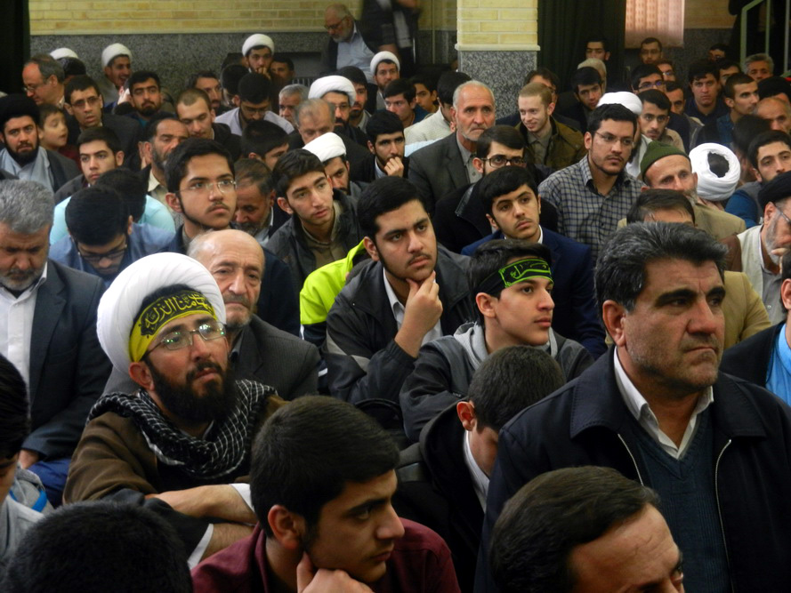 تجمع طلاب حوزه علمیه همدان نسبت به مواضع دشمنانه امریکا