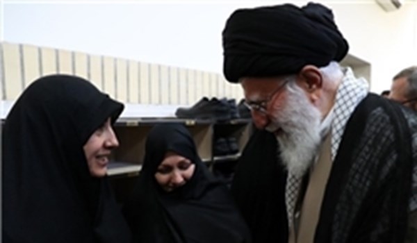 قائد الثورة الاسلامية يستقبل عوائل العلماء النوويين الشهداء