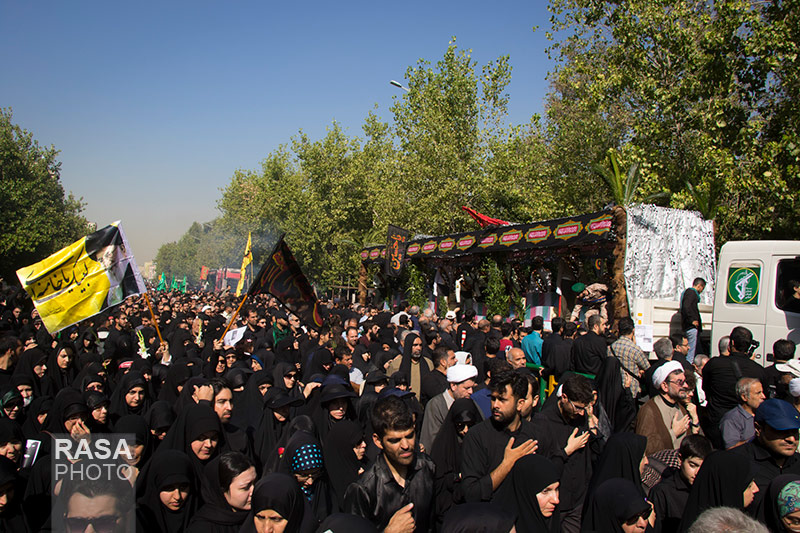 تشییع‎ پیکر ۱۳۵ شهید دفاع مقدس در تهران