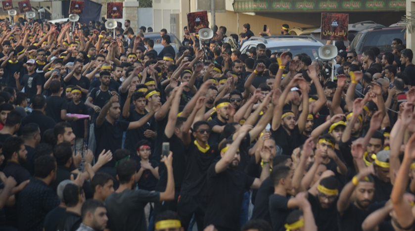  الآلاف يشاركون في إحياء ذكرى عاشوراء بمدينة حمد