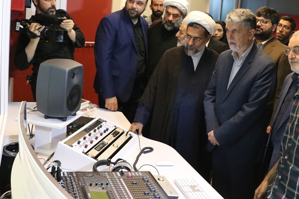 إفتتاح أستودیو للتسجیلات القرآنیة في مدينة "قم" الايرانية 
