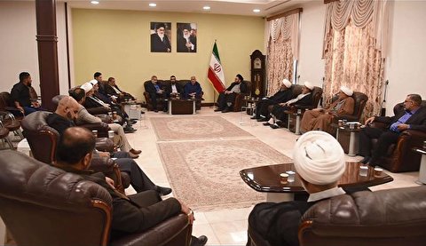 وفد للحشد وطلاب الحوزة يزورون قنصلية ايران في كربلاء