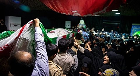 تشييع مهيب في طهران لشهداء قوات التعبئة بأحداث الشغب