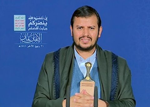 أبطال الجيش واللجان اعتلوا الدبابات الأمريكية المحطمة بأحذيتهم انطلاقًا من قوة إيمانهم