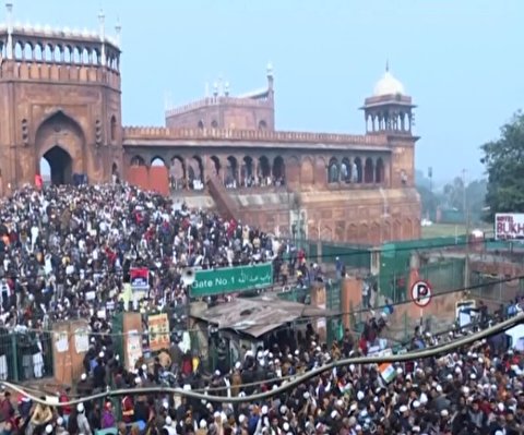 عشرات الآلاف شاركوا بتظاهرات انطلقت من المسجد الجامع في دلهي