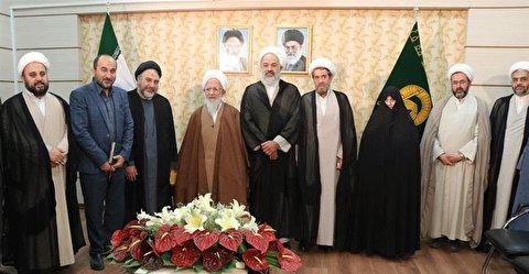 لقاء مراجع الدين مع مسؤولي مجمع البحوث الإسلامية في العتبة الرضوية المقدسة