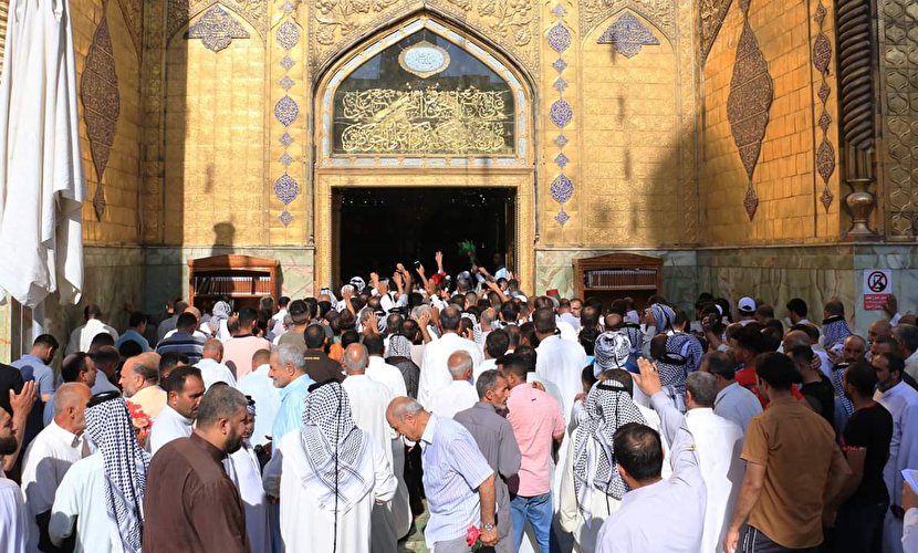توافد مئات الآلاف من الزائرين لمرقد أمير المؤمنين (ع) بمناسبة عيد الغدير الأغر