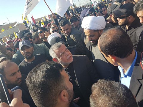 الشيخ الخزعلي و العامري امام السفارة الامريكية في بغداد