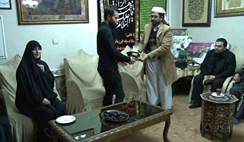 السفير اليمني لدى طهران يزور عائلة الشهيد قاسم سليماني