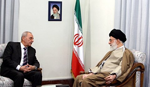 نبیه بري یهنئ قائد الثورة بذكرى انتصار الثورة الاسلامية
