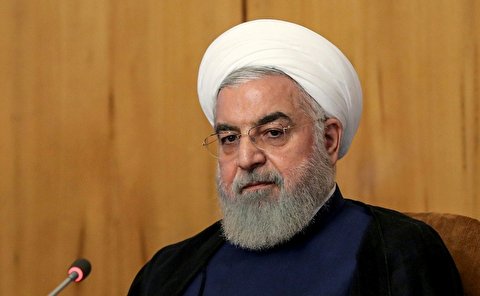 روحاني یعبر عن ارتياحه للتضامن والتعاون الفاعلين بين الشعب والسلطات في احتواء ومواجهة مرض كورونا