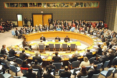 مجلس الأمن يرفض مشروع قرار أمریكي بشأن تمديد حظر الأسلحة على إيران