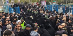 رویترز از حضور گسترده مردم در نماز جمعه تهران نوشت