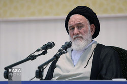 مذاکره با آمریکا نادیده گرفتن حقوق ملت ایران است | عزت ایران خدشه دار نشود