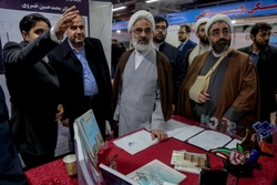 بازدید نماینده ولی فقیه در سپاه از نمایشگاه پیشگامان گام دوم انقلاب اسلامی