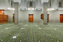 مسجد قبا با فرش‌های جدید مفروش شد +عکس
