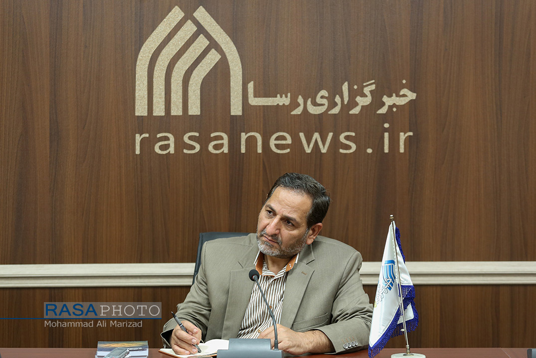 متولیان دفاع مقدس موانع ادبیات دفاع مقدس هستند