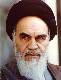 امام خمینی و بی‌اعتمادی به قدرت های مستکبر از منظر رهبر معظم انقلاب